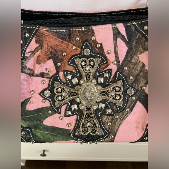 Cowgirl Trendy Pink Camouflage Bedazzled Purse Y2K - Picture 2 of 10